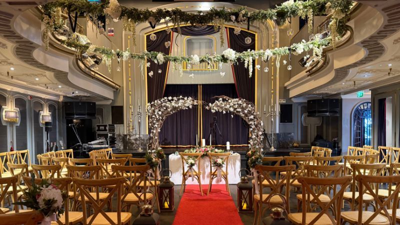 Set Theatre Ceremony